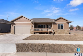 500 E Cairos Place, Brandon, SD 57005