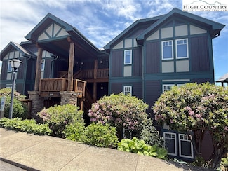 277 Indian Paintbrush Dr Unit R122, Banner Elk, NC 28604