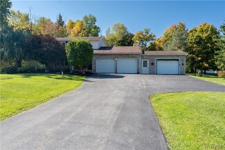2114 Fawn Dr, Marilla, NY 14102