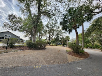 387 Longhorn Dr, Lake Wales, FL 33898