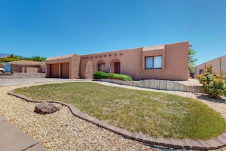 9612 Avenida de la Luna NE, Albuquerque, NM 87111
