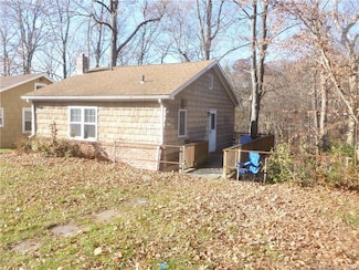 197 Lee Farm Dr, Southbury, CT 06488