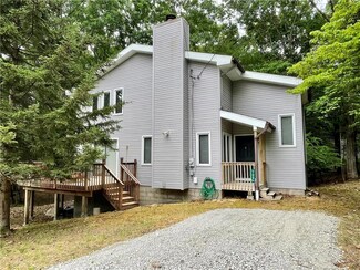 109 Clover Ln, East Stroudsburg, PA 18301