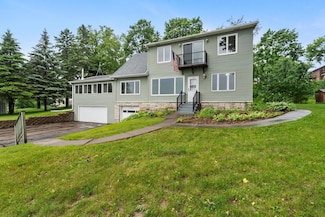 612 Summit Ave, Center City, MN 55012