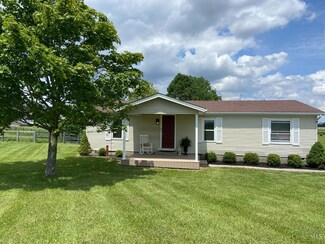 7612 Center Rd, Wilmington, OH 45177