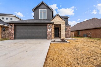 10 Wilshire Blvd, Lubbock, TX 79416