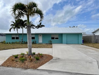 2466 NE 17th Ct, Jensen Beach, FL 34957