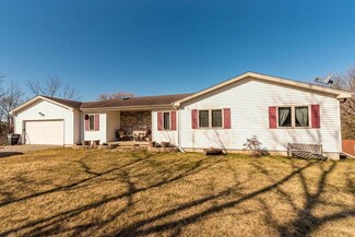 N4911 Sinissippi Point Rd, Juneau, WI 53039