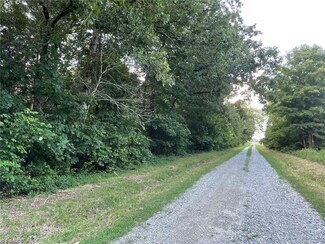 201 H L Palmer Rd, Lexington, NC 27292