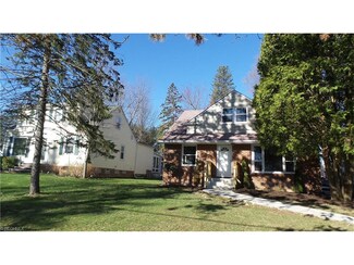 7442 Oakhill Rd, Bedford, OH 44146