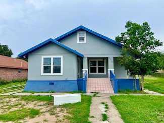 370 Nueces St, Eagle Pass, TX 78852