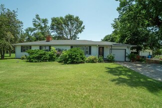 8301 W Macarthur Rd, Wichita, KS 67215