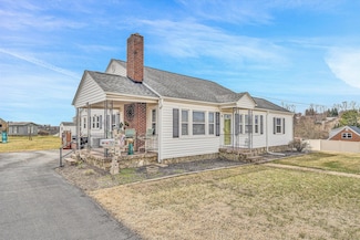 70 1st St, Rocky Mount, VA 24151