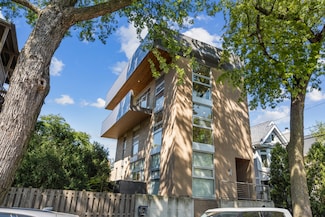 2610 N Mildred Ave Unit 201, Chicago, IL 60614