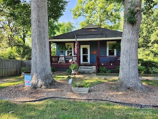 323 Johnson St, Mount Holly, NC 28120
