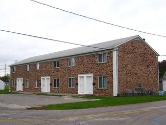 210 Windsor Rd, Walbridge, OH 43465