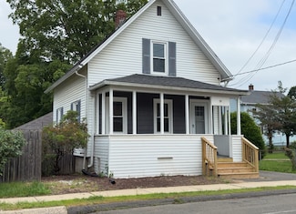 55 Center St, Windsor Locks, CT 06096