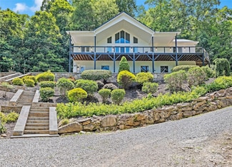 1591 Chestnut Flats Ln, Waynesville, NC 28786