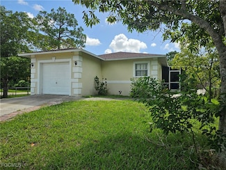 2912 Woodside Ave, Naples, FL 34112