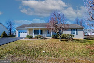 124 Orchid Ln, Falling Waters, WV 25419