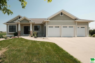 103 Andrews Ct, Alton, IA 51003