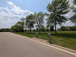 2817 & 2821 Campus Dr, Albert Lea, MN 56007