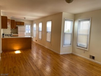 7 Grove St Unit 2, Cranford, NJ 07016