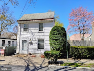 1223 Pine Grove St, Bristol, PA 19007