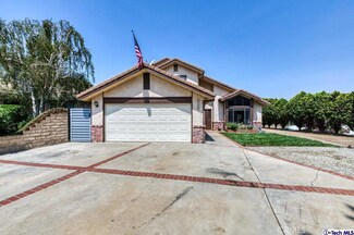 8135 Cora St, Sunland, CA 91040