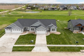 3037 Royal Oak Ridge Rd, Marion, IA 52302
