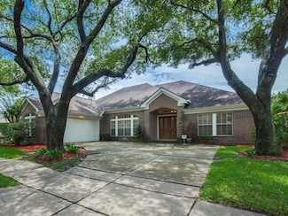 14211 Woodville Gardens Dr, Houston, TX 77077