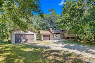 25994 Longview Rd, Hopedale, IL 61747