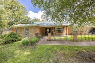 8659 Lake Park Dr, Denham Springs, LA 70726