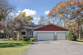 34914 Linden Ave, Lindstrom, MN 55045