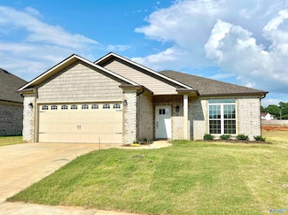 109 Alamo Ct, Athens, AL 35611