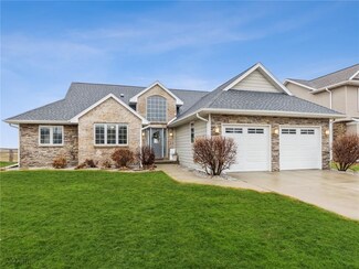 1216 Cherokee St, Nevada, IA 50201