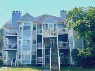 75 Redwood Dr Unit 607, East Haven, CT 06513