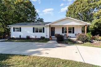 8718 Haw River Rd, Oak Ridge, NC 27310