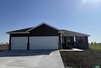7240 N 11th St, Lincoln, NE 68521