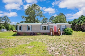 7504 Hidden Ln, Roseboro, NC 28382