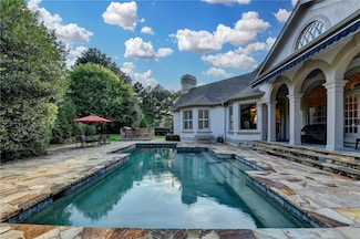 8455 Abingdon Ln, Duluth, GA 30097