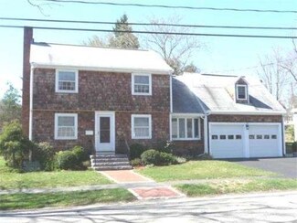 41 Centre Ln, Milton, MA 02186