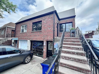 209 Onderdonk Ave, Ridgewood, NY 11385