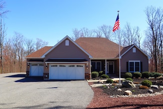 565 Ridge Rd, Bangor, PA 18013