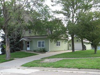 207 S 4th Ave, Dedham, IA 51440