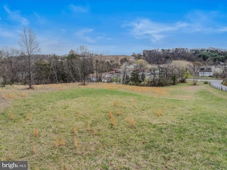 2218 Valley Rd, Berkeley Springs, WV 25411