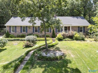 1822 SE Mountainbrook Dr, Huntsville, AL 35801