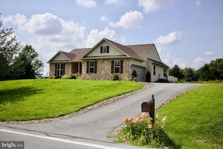 101 Cider Mill Rd, Mertztown, PA 19539