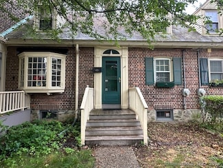 118 Sims St, Bridgeport, CT 06604