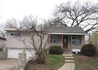1151 Homer Ave, Aurora, IL 60505